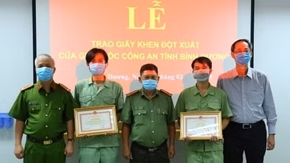 Khen thưởng đội PCCC cơ sở kịp thời cứu được thiệt hại hơn 100 tỷ đồng