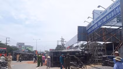 Hai xe tải gây tai nạn liên hoàn, nhiều người may mắn thoát chết