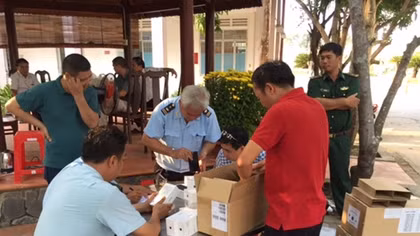Lô hàng lậu "khủng" trong container "thảm lót sàn nhà bếp"