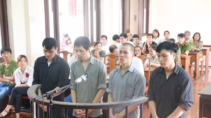 54 năm tù cho nhóm đối tượng giết người tại quán bar