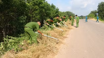 Hơn 120 cán bộ, chiến sỹ Công an làm đường, cấp căn cước công dân