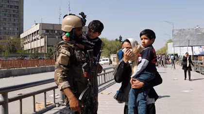 Nổ lớn và đấu súng dữ dội bên ngoài Bộ Truyền thông Afghanistan