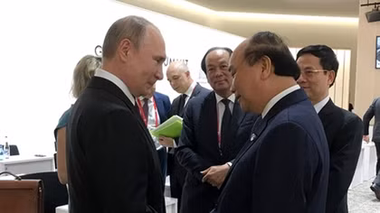 Thủ tướng Nguyễn Xuân Phúc gặp gỡ song phương bên lề Thượng đỉnh G20