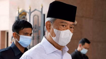 Thủ tướng Malaysia đối diện áp lực từ chức sau "cái lắc đầu" của Quốc vương