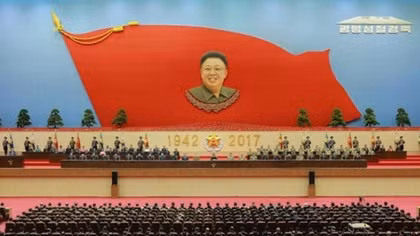 Triều Tiên bắn pháo hoa mừng sinh nhật cố chủ tịch Kim Jong-il