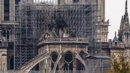 Vụ cháy Nhà thờ Đức Bà Paris: Lỗi do công nhân hút thuốc khi trùng tu?