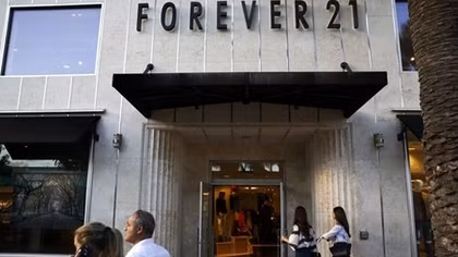 Forever 21 sẽ đệ đơn phá sản, đế chế thời trang nhanh đang lung lay?