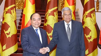 Thủ tướng Nguyễn Xuân Phúc tiếp Thủ tướng Sri Lanka bên lề Hội nghị WEF ASEAN
