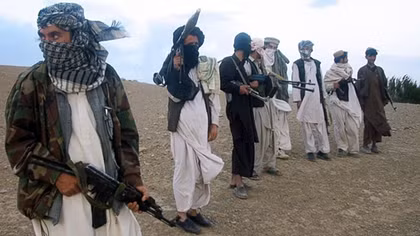 Taliban giả quân đội giết hơn 50 lính Afghanistan 
