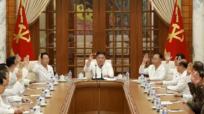 Ông Kim Jong-un triệu tập họp giữa đồn đoán "sẻ chia" quyền lực
