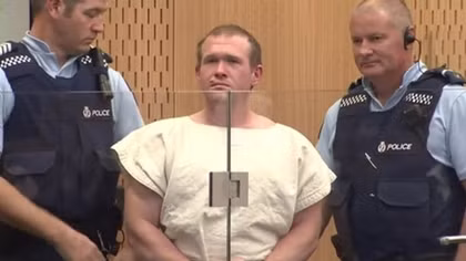 Kẻ xả súng vào 2 nhà thờ tại New Zealand liên tục chối tội
