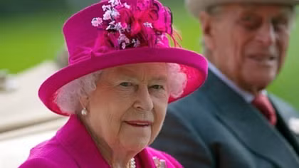 Nữ hoàng Anh "phá vỡ sự im lặng" sau bài phỏng vấn của Harry-Meghan