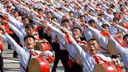 Hào khí dân tộc ngút ngàn trong lễ duyệt binh của Triều Tiên