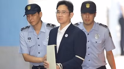 "Thái tử" Samsung lĩnh án 5 năm tù vì hối lộ và khai man
