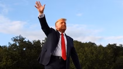 Thượng viện Mỹ tha bổng cựu Tổng thống Trump