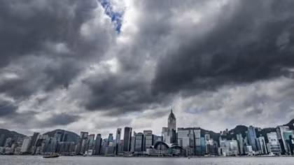 Siêu bão Mangkhut di chuyển thần tốc, nhiều nước châu Á "nín thở"