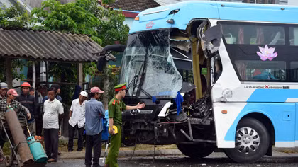 Liên tiếp xảy ra 2 vụ tai nạn trên QL1A