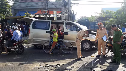 Cả phường mất điện sau vụ va chạm giao thông