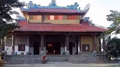 Người đàn ông nghi bị tâm thần đến chùa chém sư trụ trì trọng thương