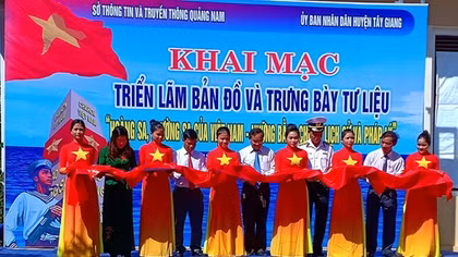 Triển lãm “Hoàng Sa, Trường Sa của Việt Nam” tại vùng biên giới Quảng Nam