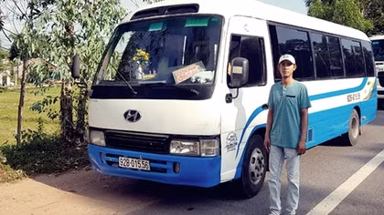 Tài xế dùng bằng lái giả chở hàng chục người trên xe khách