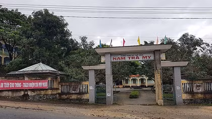 Bị đánh khi vào can ngăn bạn đánh nhau, học sinh lớp 10 đâm bạn tử vong
