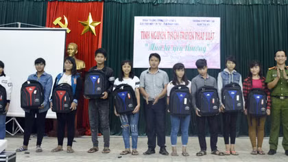 “Mùa hè yêu thương” đến với học sinh vùng cao