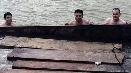 Gặp Cảnh sát, "gỗ tặc" bỏ của chạy lấy người