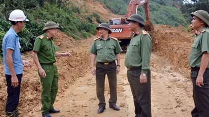 Động viên lực lượng Công an tham gia tuyến đầu ứng phó với bão lũ
