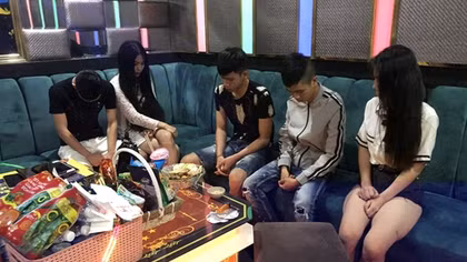 Hàng chục đối tượng “phê” ma túy trong quán karaoke