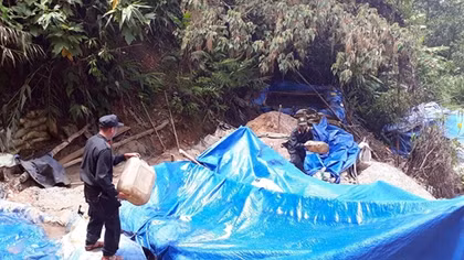 11 người bị chủ bãi vàng bắt giữ trái pháp luật