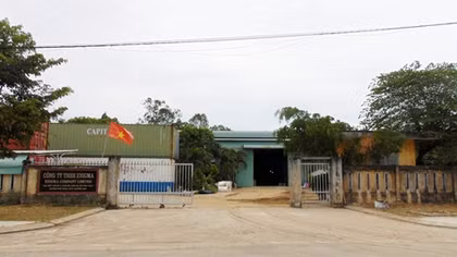 Thùng phuy hóa chất phát nổ gây ô nhiễm môi trường nghiêm trọng