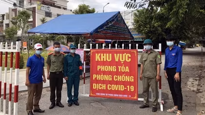 Tuổi trẻ Công an xung kích chống dịch COVID-19
