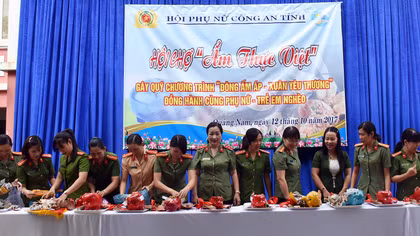 Lan tỏa phong trào “Nuôi heo đất” trong phụ nữ Công an Quảng Nam