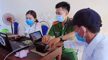 Đảm bảo thực hiện “mục tiêu kép” trong chiến dịch cấp căn cước công dân