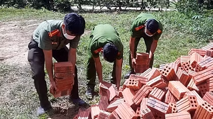 Tuổi trẻ Công an tham gia hỗ trợ xây dựng 3 căn nhà nhân ái
