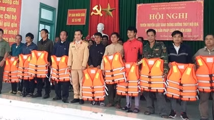 Tuyên truyền Luật Giao thông đường thủy nội địa ở vùng đồng bào thiểu số
