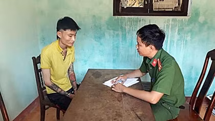 Đối tượng 2 tiền án mang bình xịt hơi cay đi trộm tài sản