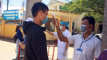 Quảng Ngãi dừng họp chợ, dừng điểm thi THPT do dịch COVID-19