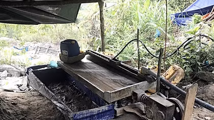 Triệt phá điểm khai thác vàng tàng trữ, sử dụng trái phép vật liệu nổ