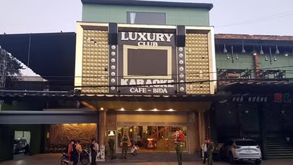 Lại phát hiện hàng chục đối tượng phê ma túy tại quán karaoke Luxury