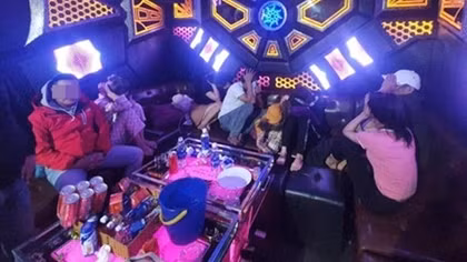 Hai cơ sở karaoke có người dương tính với ma túy