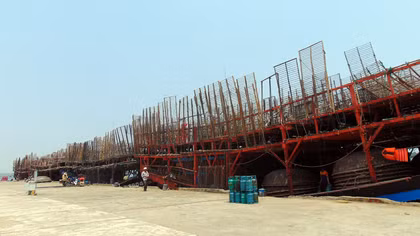 Tàu câu mực bị chìm ở Trường Sa, 2 ngư dân tử vong và mất tích