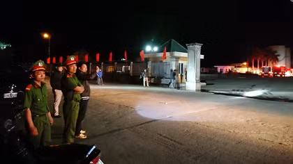 Cháy 2 xe tiếp nhiên liệu tại Nhà máy cồn Đại Tân