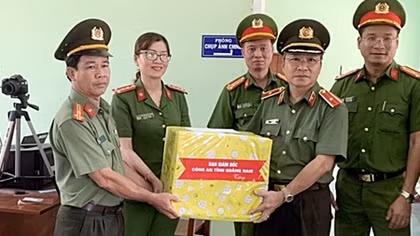 Động viên lực lượng cấp CCCD ở địa bàn đông dân cư