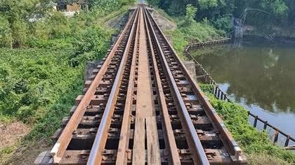 Nâng cấp cầu yếu trên tuyến đường sắt Bắc - Nam