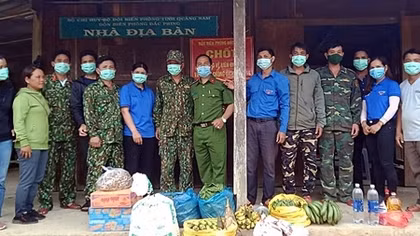 Công an xã chính quy “4 cùng” ở vùng biên giới