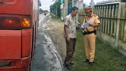 Nhiều lái xe khách sử dụng bằng giả và nhồi khách sau Tết