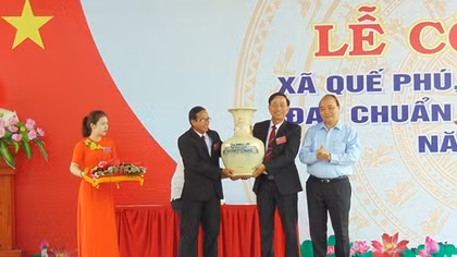 Thủ tướng Nguyễn Xuân Phúc dự lễ công bố xã Quế Phú đạt chuẩn nông thôn mới