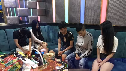 Phát hiện 31 đối tượng dương tính với chất ma túy tại quán karaoke Victory